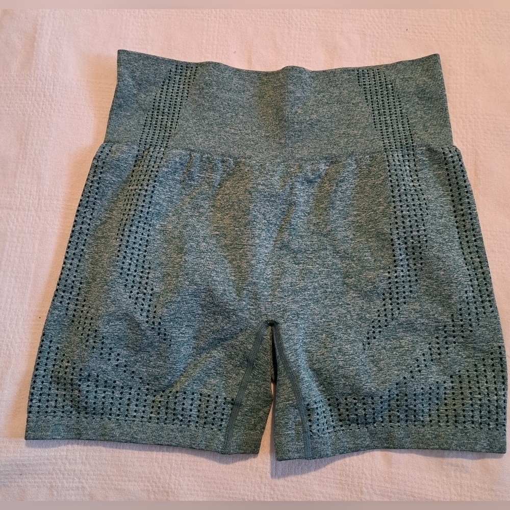 Women's size medium high waisted athletic yoga workout shorts, green EUC